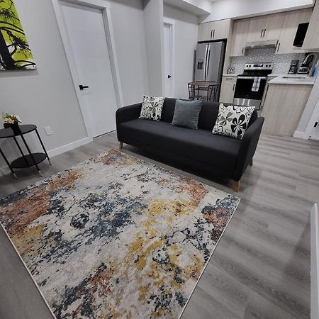 Luxury Suite In Calgary Nw エクステリア 写真