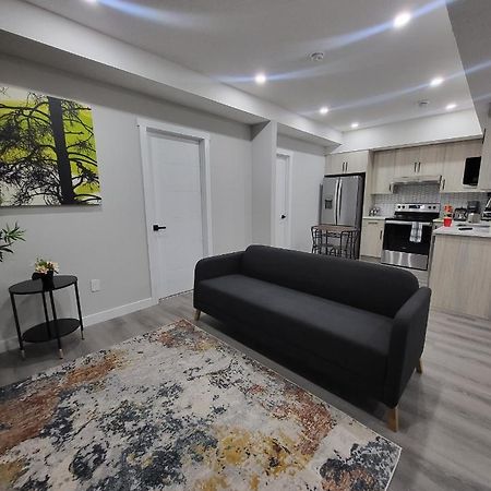Luxury Suite In Calgary Nw エクステリア 写真
