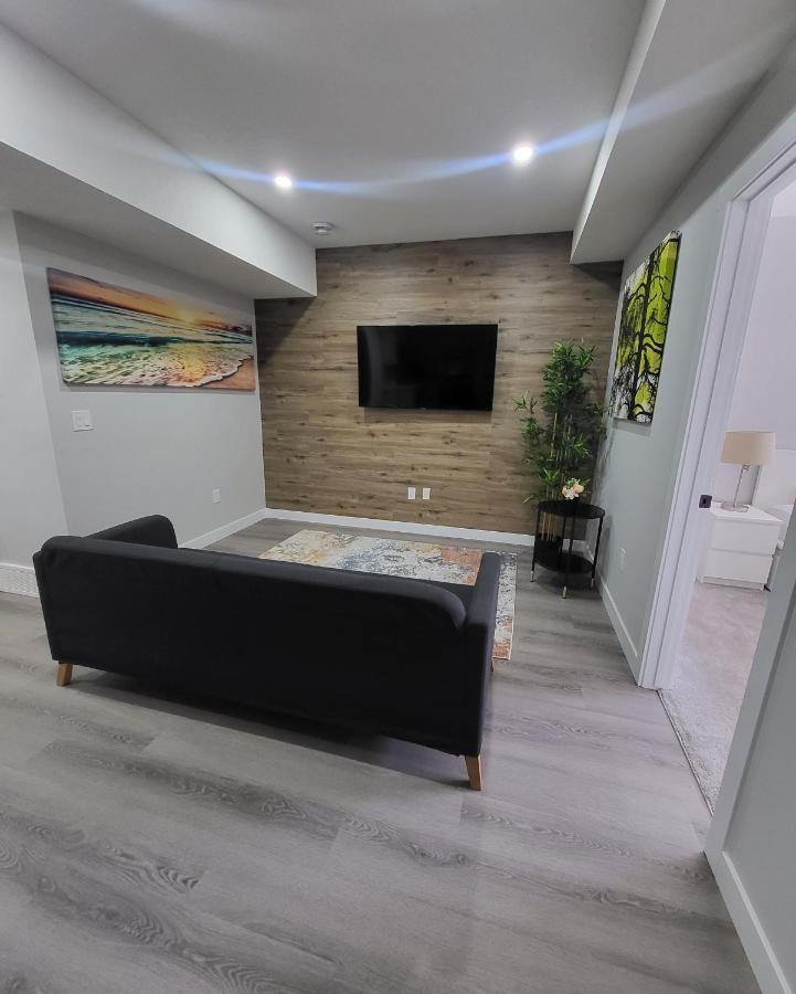 Luxury Suite In Calgary Nw エクステリア 写真