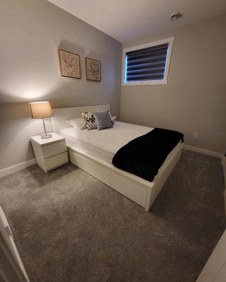 Luxury Suite In Calgary Nw エクステリア 写真