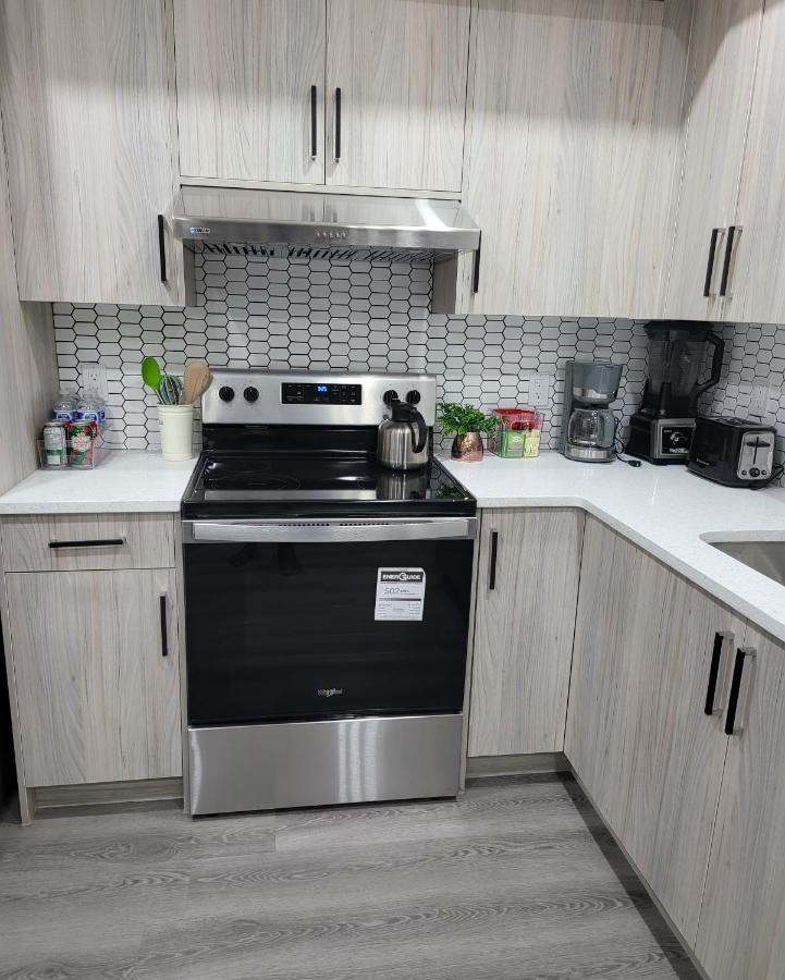 Luxury Suite In Calgary Nw エクステリア 写真