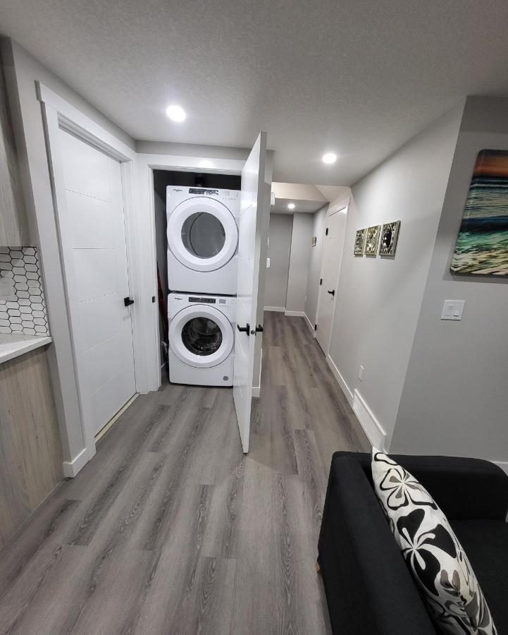 Luxury Suite In Calgary Nw エクステリア 写真
